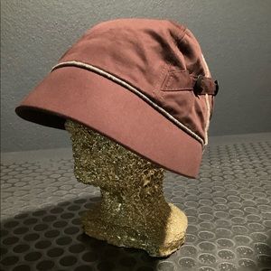 Nobis O/S sun hat. Fay, red rum